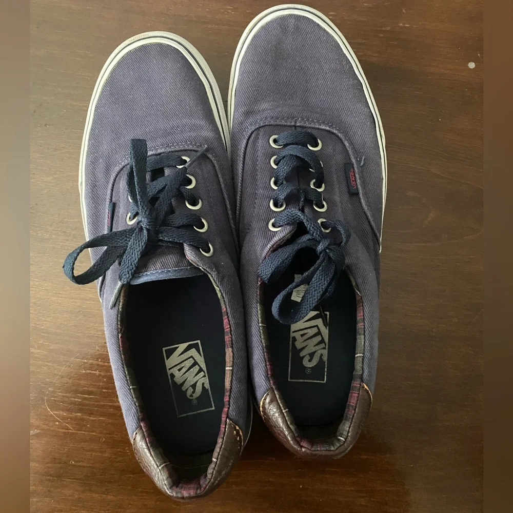 Vans - Picture 4 of 4